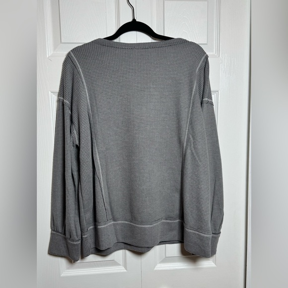 ANDREE BY UNIT Women's Gray Waffle Knit Crewneck Top - Picture 6 of 7